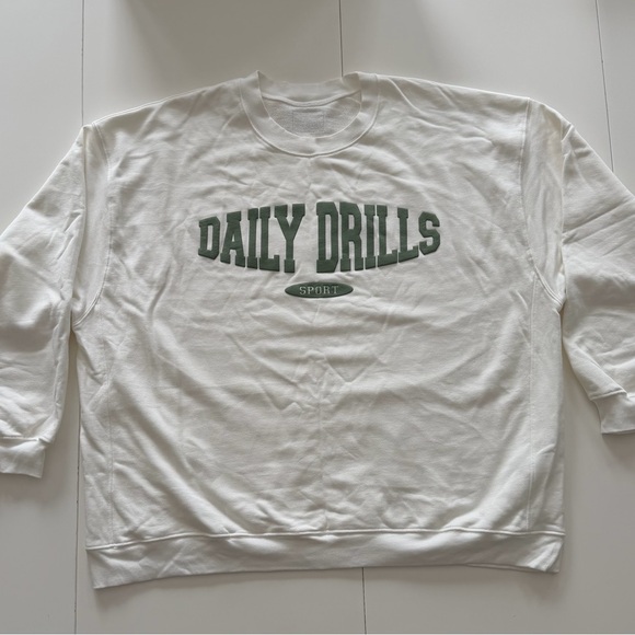 Daily Drills Crewneck Sweater M/L in new condition! - Picture 2 of 2
